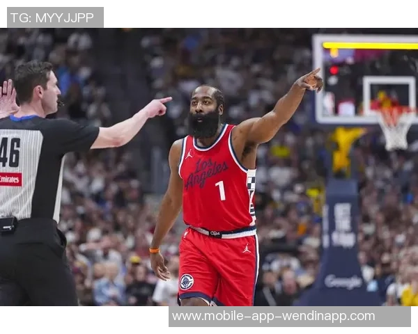 哈登36岁依然拼搏场均出战38分钟展现不屈精神如同地主家的驴